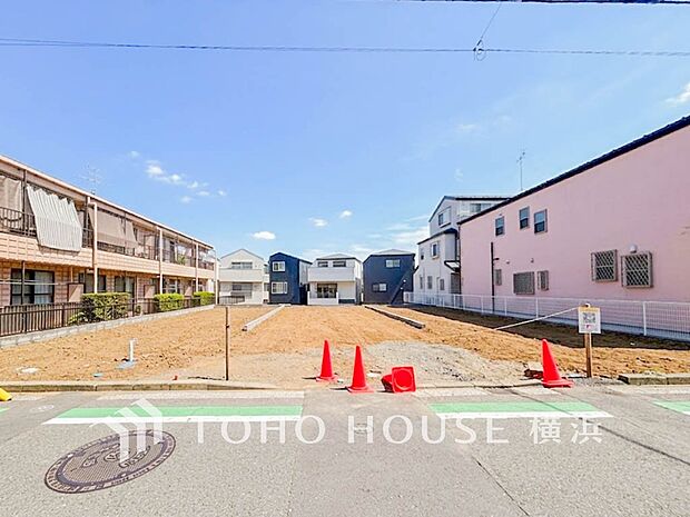 良質な環境に暮らす永住の邸がここに誕生します。(2026年8月撮影)
