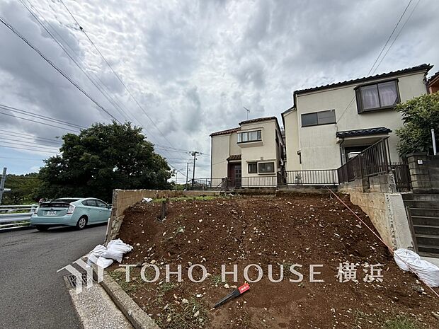 四季折々の変化を楽しめる心地よい場所となりそうなロケーションです。(2026年8月撮影)