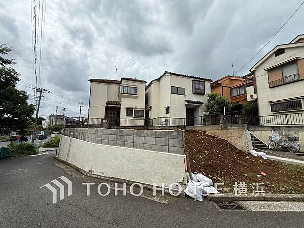良質な環境に暮らす永住の邸がここに誕生します。(2026年8月撮影)