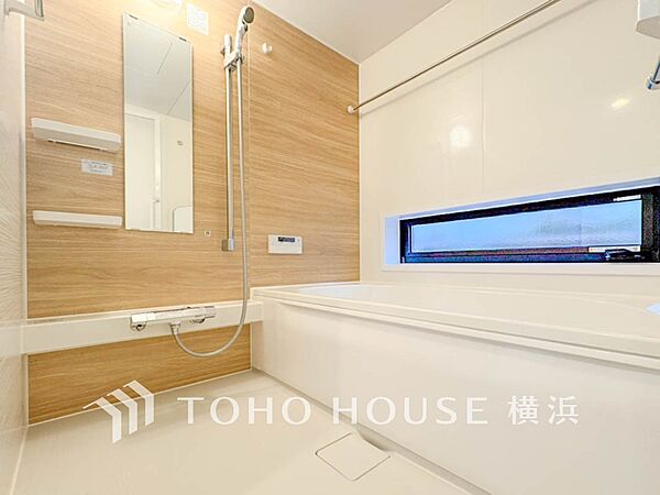 一日の疲れが癒される優雅な時間を堪能できるゆとりあるバスルームです。