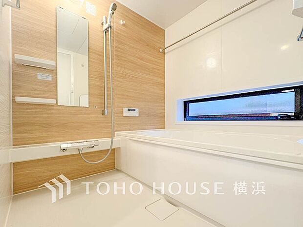 一日の疲れが癒される優雅な時間を堪能できるゆとりあるバスルームです。