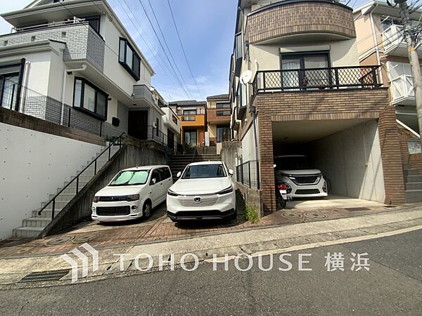 敷地内に駐車スペースがあると、日々の暮らしのをスムーズに運ぶ事が出来ます。