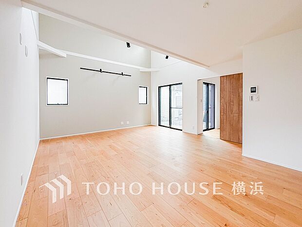 家族と過ごす時間を大切にしたい方にぴったりの明るくゆとりある住空間です。