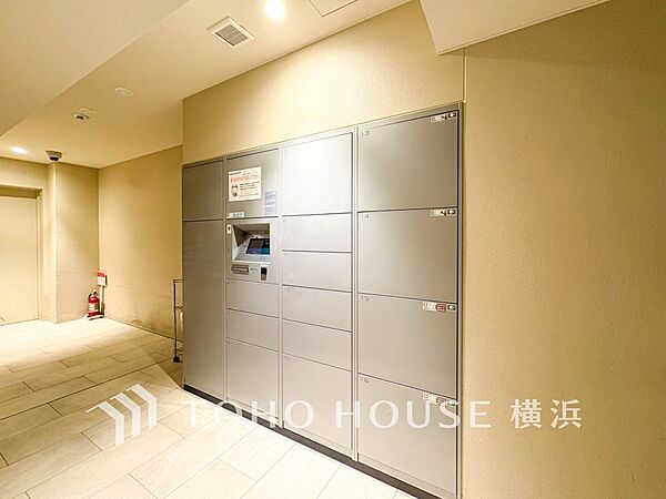 普段留守がちなご家族にも安心な宅配ボックスを完備。再配達を頼む手間を省ける嬉しい設備です。