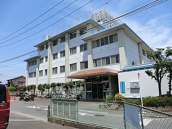 桜ヶ丘中央病院　2800m　地域の皆様の健康を支える病院として、安全で安心できる医療の提供に努めています。
