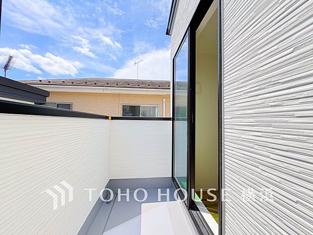 お部屋にも爽やかな風と暖かく柔らかな日差しが差し込み、毎日の暮らしを豊かに彩ります。