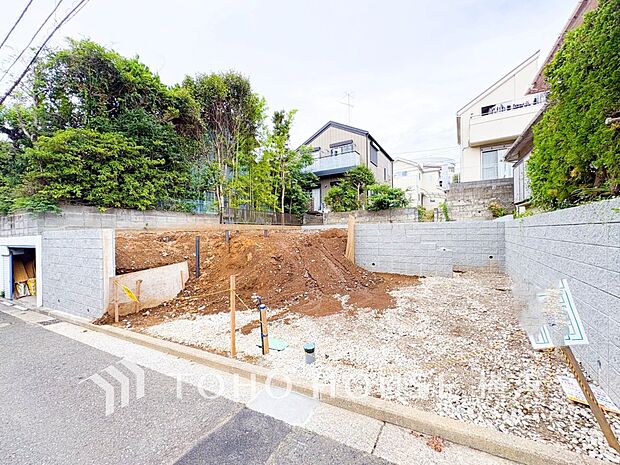 生活利便に優れた住環境に立地し、ゆとりある生活が送れます。