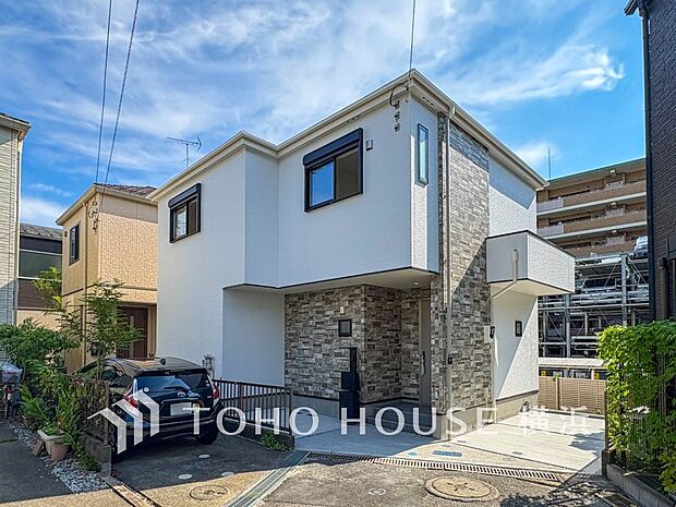 お住まいの顔となる玄関。住まう方のプライドを満たすクオリティを備えています。