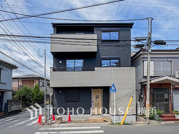 表現された空間は豊かな光と風を纏い、暮らしの時間を豊かにしてくれます。(2026年8月撮影)