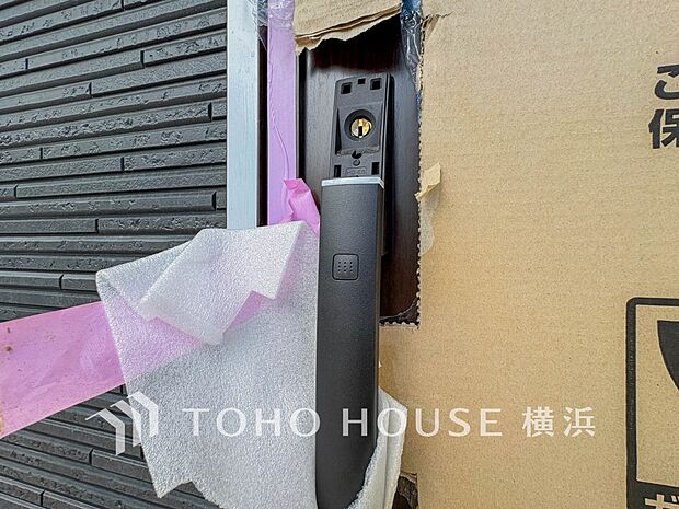 玄関鍵、外出時も安心です。