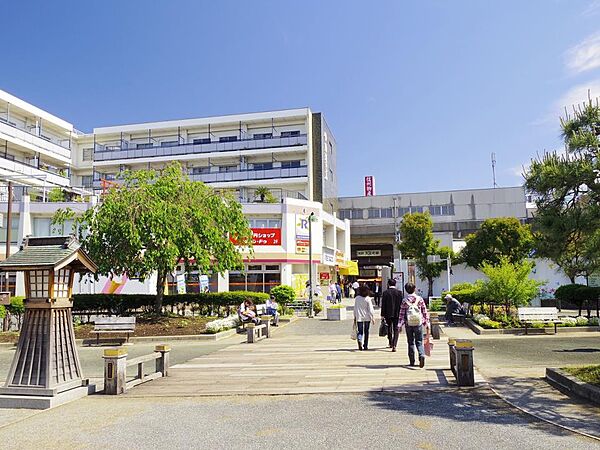 相鉄線「天王町」駅　240m　横浜駅までの所要時間は約5分。横浜中心部へのアクセスも良好です。
