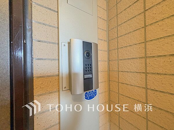 防犯が気になる方におすすめのオートロック付き、お子様がいらっしゃるご家庭にも安心の設備です。
