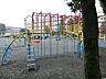周辺：横浜市立大口台小学校　600m　徒歩8分。小学校が近いのは子育てファミリーにもおすすめのポイントです。 