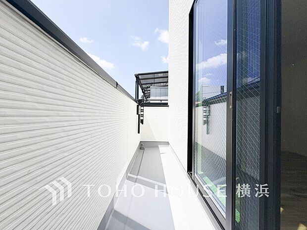 お部屋にも爽やかな風と暖かく柔らかな日差しが差し込み、毎日の暮らしを豊かに彩ります。