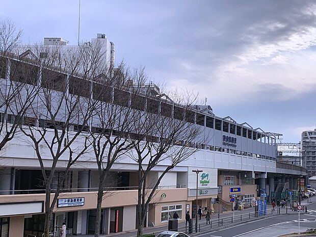 京急線「京急鶴見」駅 800m 羽田空港へ軽快アクセス。帰省や出張で飛行機を利用される方に便利です。