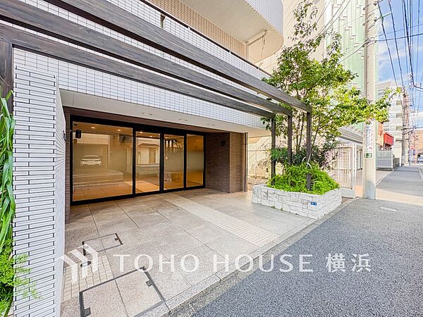 帰宅されるご家族や訪れる方を優しく迎え、安らぎに満ちた生活空間を予感させてくれます。