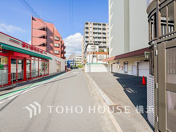 生活利便に優れた住環境に立地し、ゆとりある生活が送れます。