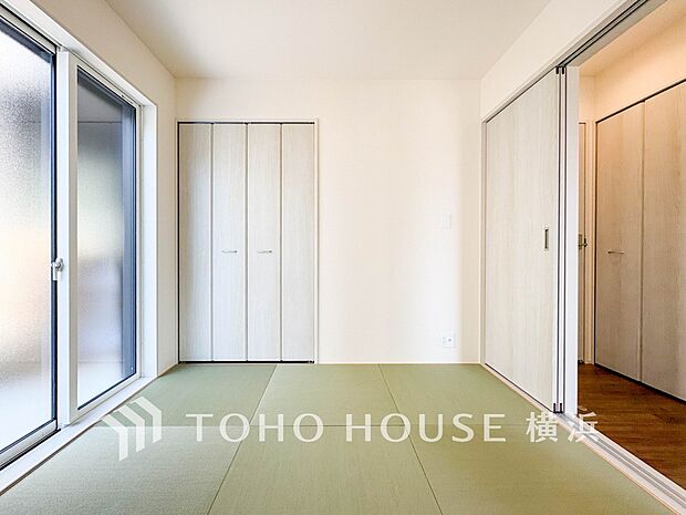 畳の香りに癒され、和の空間を感じることのできる落ち着きある一部屋です。