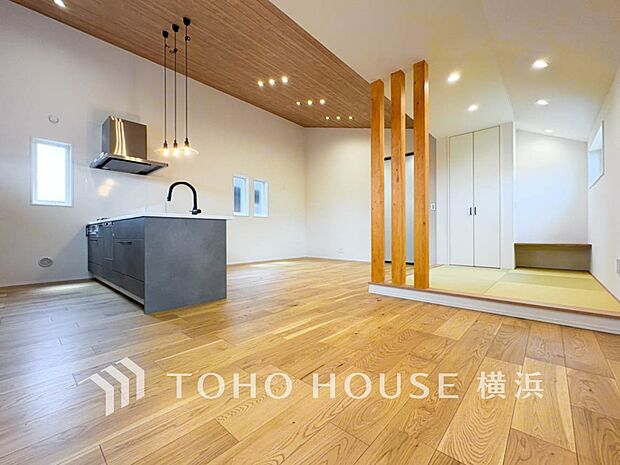 集いの場、憩いの場としての快適性を求めたやすらぎの空間です。