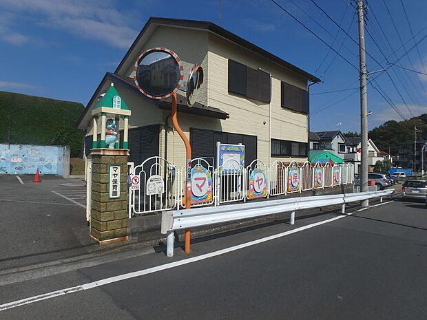 マヤ保育園 600m 感動豊か・行いの正しい子・仲間意識の豊かな社会性に富んだ子供の育成に努力しています。