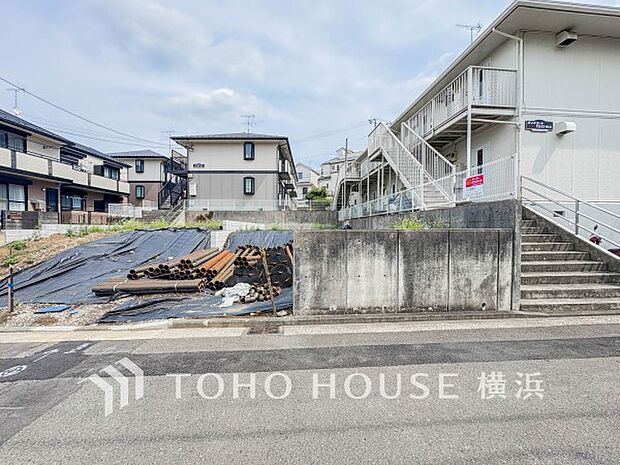 穏やかな住環境で子育てファミリーにもおすすめです。(2026年8月撮影)