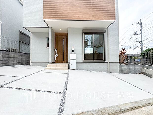 お住まいの顔となる玄関。住まう方のプライドを満たすクオリティを備えています。
