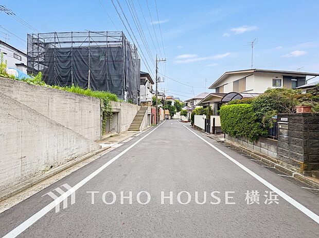 穏やかな住環境で子育てファミリーにもおすすめです。(2026年8月撮影)
