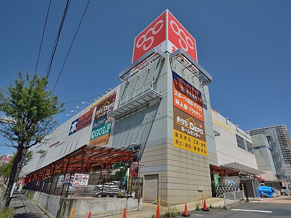 Olympicおりーぶ東戸塚店　450m　スーパーの他にもホームセンター、100円ショップ、美容室などがあり便利です。駐車場も完備です。