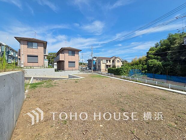 快適さや豊かさはもちろん、未来まで考えた家造りをテーマに建築されます。（2026年8月撮影）