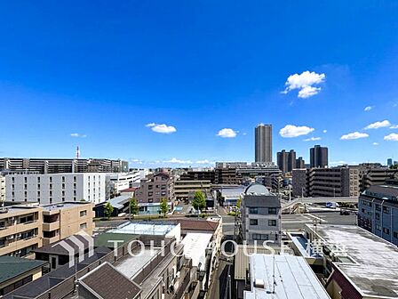 開放的で気持ちの良い眺望と青い空を満喫できます。