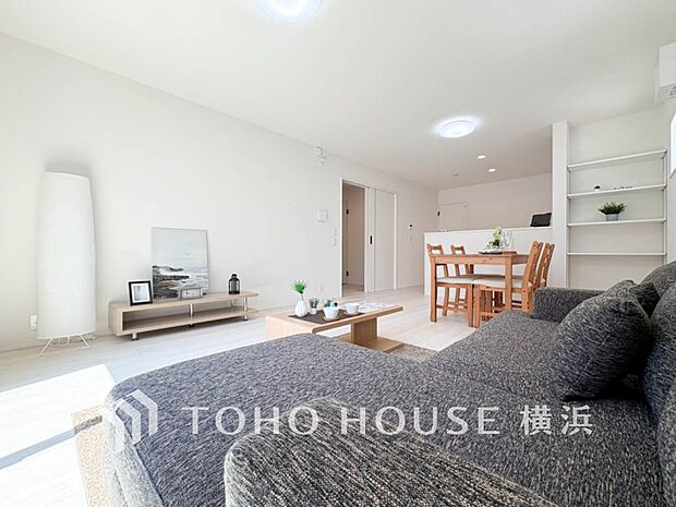 集いの場、憩いの場としての快適性を求めたやすらぎの空間です。