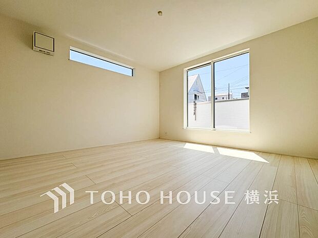 心地よい光と風があふれています。プライベートな自分時間を快適に過ごせるお部屋。