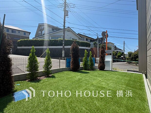 ガーデニングで色とりどりの草花を綺麗に飾ればより一層華やかな空間になります。