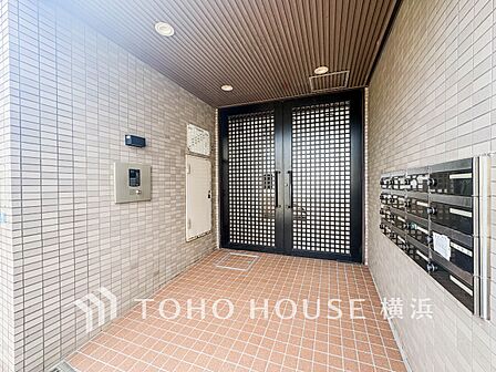 お住まいの顔となる玄関。住まう方のプライドを満たすクオリティを備えています。
