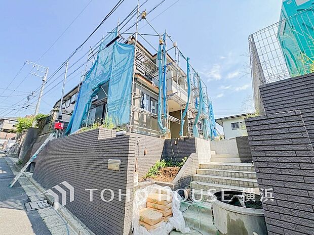 お住まいの顔となる玄関。住まう方のプライドを満たすクオリティを備えています。 （2026年8月撮影）