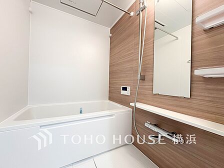 すっきりとした清潔感が感じられ、心身をリフレッシュできる寛ぎを深めてくれるスペースです。