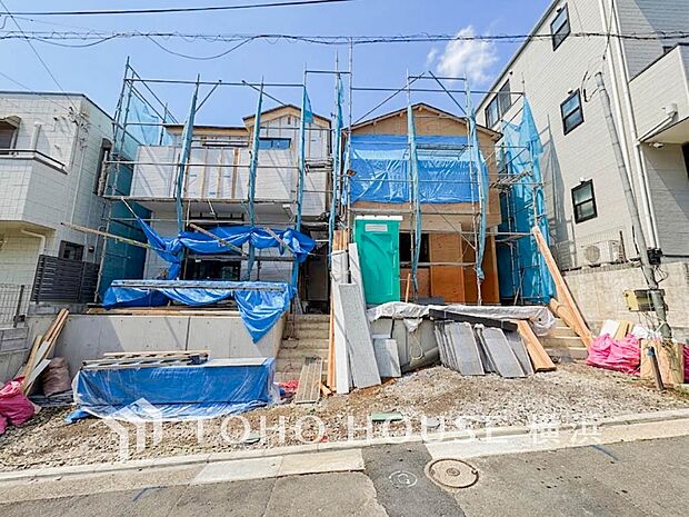 敷地内に駐車スペースがあると、日々の暮らしのをスムーズに運ぶ事が出来ます。(2026年8月撮影)