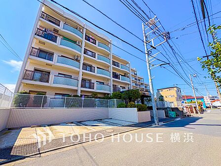 生活利便に優れた住環境に立地し、ゆとりある生活が送れます。