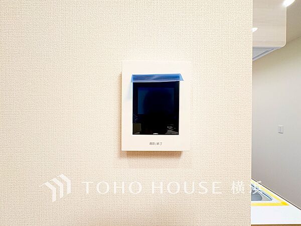 誰が来てもわかる様にモニター付きインターホンを設置。快適と安らぎを合わせた優しい設計。