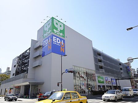 ボーノ・タウン・アケボノ 650m サミットストア、ハックドラッグ、エディオン、Seriaなどが入る複合商業施設。駐車場180台完備。