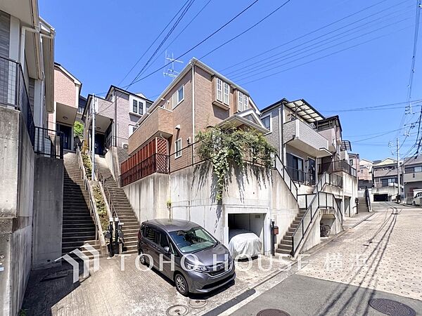 表現された空間は豊かな光と風を纏い、暮らしの時間を豊かにしてくれます。
