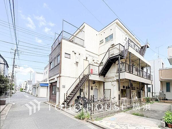 生活利便に優れた住環境に立地し、ゆとりある生活が送れます。