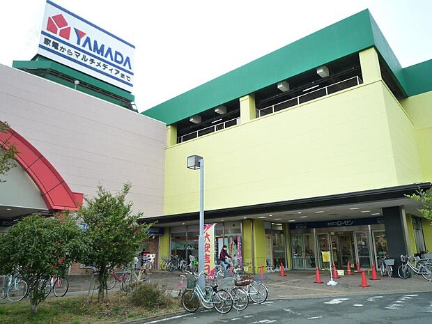 ヤマダデンキ テックランド磯子店 3300m 大型家具店(ニトリ)、スーパー(そうてつローゼン)が入るマリコム磯子内。家電が揃います。
