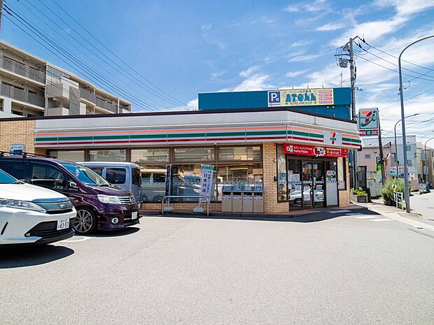 セブン-イレブン 横浜片倉5丁目店 650m 近くにあるとちょっとした買い物にも便利ですね。