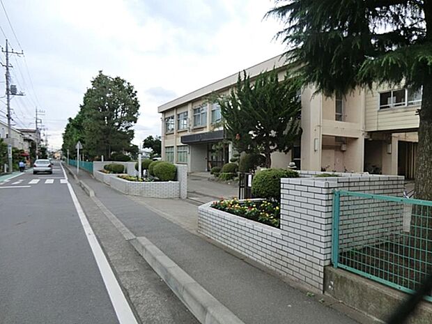 相模原市立東林小学校 750m 徒歩10分。小学校が近いのは子育てファミリーにもおすすめのポイント。