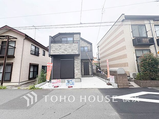 お住まいの顔となる玄関。住まう方のプライドを満たすクオリティを備えています。