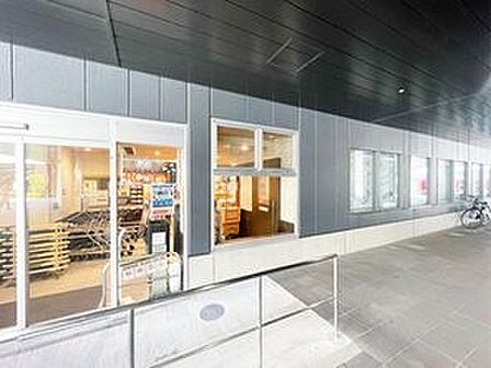 そうてつローゼン星川駅前店 300m 新鮮な食材や美味しい総菜が豊富。沿線生活を支える、信頼の厚いスーパーです。