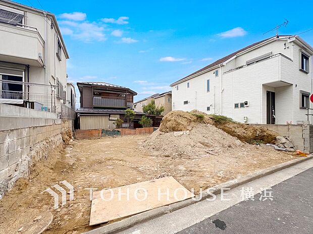 良質な環境に暮らす永住の邸がここに誕生します。（2026年9月撮影）