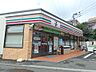周辺：セブンイレブン横浜北寺尾7丁目店　400m　お手軽に食べれる食品や日用品雑貨などを扱う便利なコンビニ。 