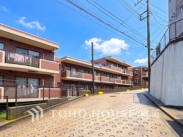 小中学校が徒歩10分圏内、公園、総合病院も近く子育てに安心の住環境。